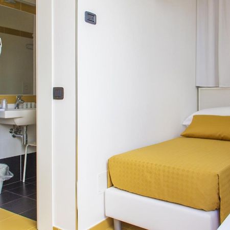 Hotel Villa Chiara Terracina Buitenkant foto