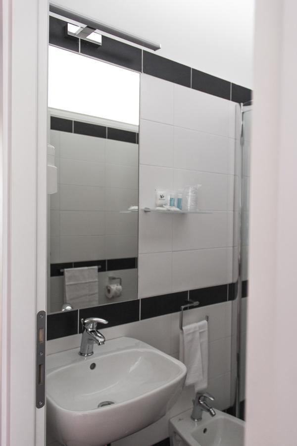 Hotel Villa Chiara Terracina Buitenkant foto